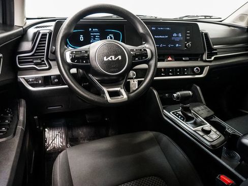 Used 2023 Kia Sportage LX image 14