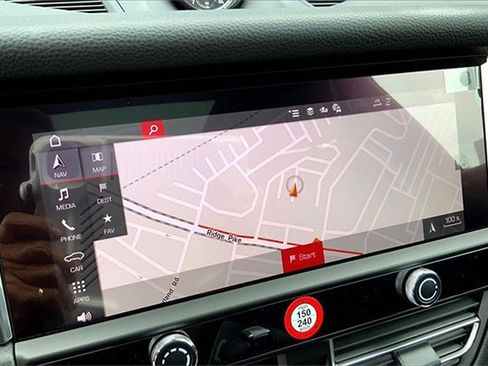 New 2025 Porsche Macan image 34