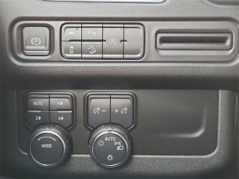 Certified 2024 Chevrolet Tahoe Z71 image 17