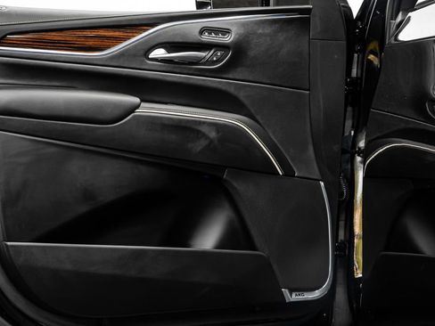 Used 2021 Cadillac Escalade ESV Premium Luxury w/ Driver Assist Tech Package image 9