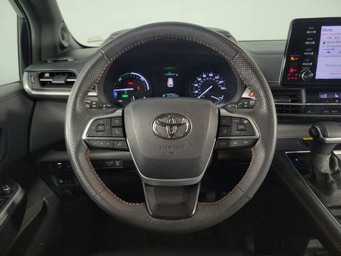 Used 2024 Toyota Sienna XSE FWD image 24