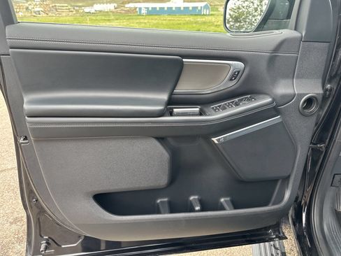 Used 2025 Ford Expedition Max Platinum AWD/4WD image 8