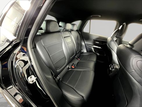 Used 2023 Mercedes-Benz GLC 300 4MATIC image 25