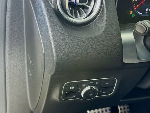 Certified 2021 Mercedes-Benz GLB 35 AMG 4MATIC image 10