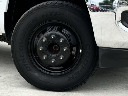 Used 2024 RAM 3500 Tradesman w/ Chrome Appearance Group AWD/4WD image 11