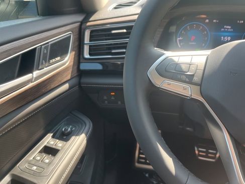 New 2026 Volkswagen Atlas SEL Premium R-Line image 18