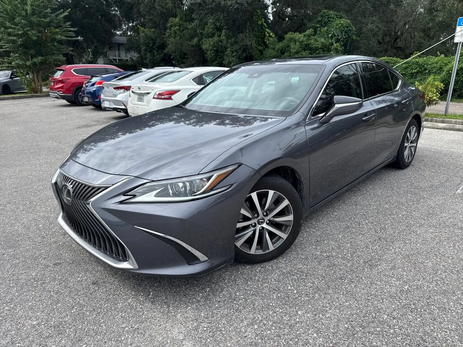 Used 2019 Lexus ES 350 FWD image 2
