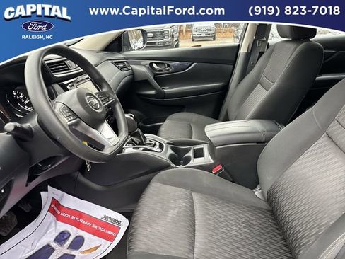Used 2018 Nissan Rogue S image 16