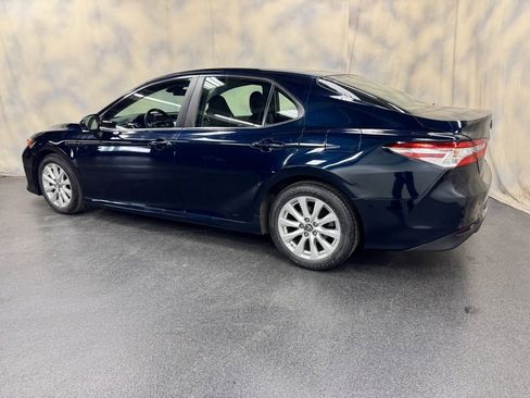 Used 2018 Toyota Camry L image 4