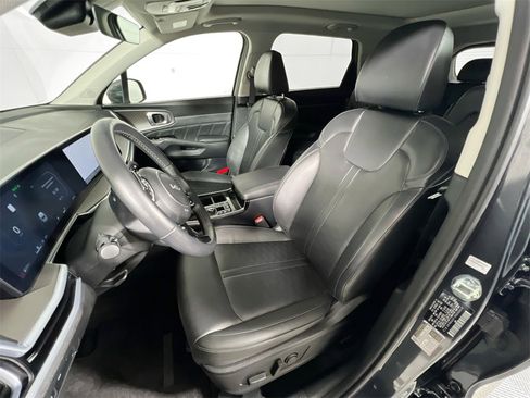 Certified 2024 Kia Sorento SX image 22