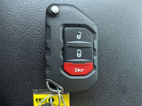 Used 2024 Jeep Gladiator Sport image 25