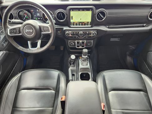 Used 2022 Jeep Wrangler Unlimited Sahara w/ Cold Weather Group AWD/4WD image 19