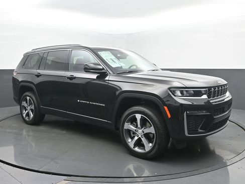 New 2026 Jeep Grand Cherokee L Limited AWD/4WD image 7
