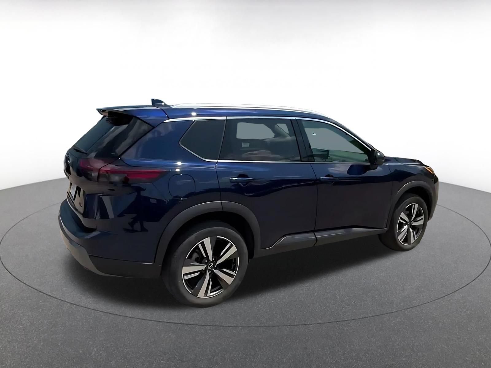 Used 2026 Nissan Rogue SL FWD image 14