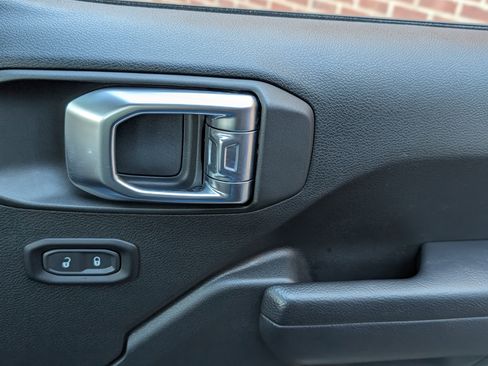 Used 2024 Jeep Wrangler Sport S image 22