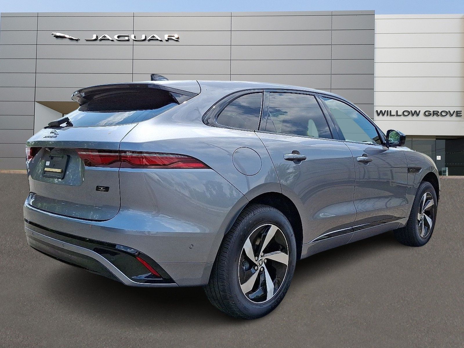 New 2026 Jaguar F-PACE R-Dynamic S AWD/4WD image 2