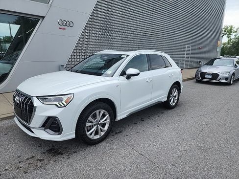 Used 2024 Audi Q3 2.0T Premium Plus AWD/4WD image 1