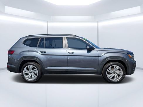 Used 2023 Volkswagen Atlas SE FWD image 2