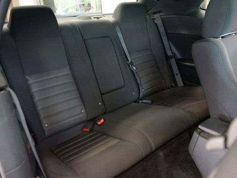 Used 2010 Dodge Challenger SE RWD image 10