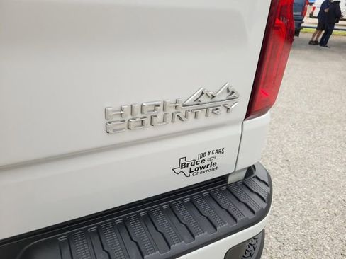 Used 2023 Chevrolet Silverado 1500 High Country w/ Technology Package image 13