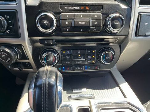 Used 2018 Ford F150 Lariat image 36