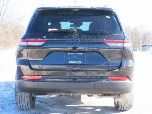 New 2025 Jeep Grand Cherokee Limited w/ Luxury Tech Group II image 18