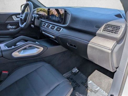 Used 2024 Mercedes-Benz GLS 450 4MATIC image 30