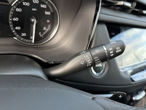 New 2025 Cadillac XT6 Luxury image 23