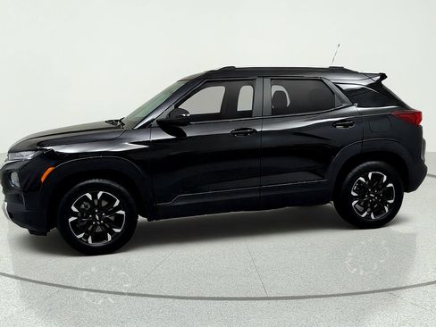 Used 2023 Chevrolet TrailBlazer LT w/ Convenience Package FWD image 2
