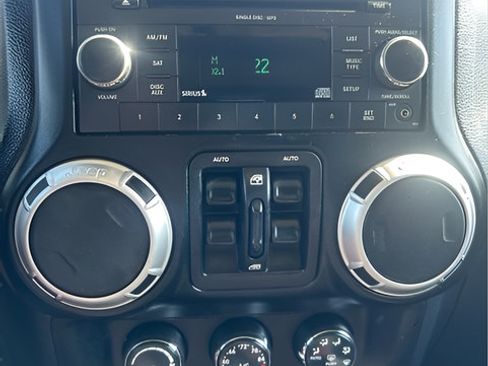 Used 2011 Jeep Wrangler Unlimited Sahara AWD/4WD image 19