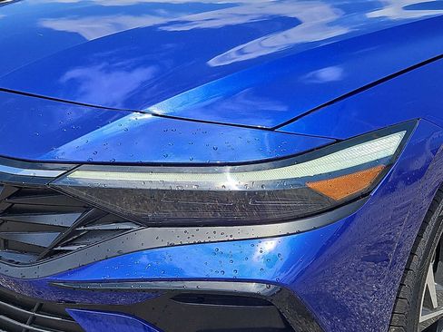 Used 2025 Hyundai Elantra SEL FWD image 9