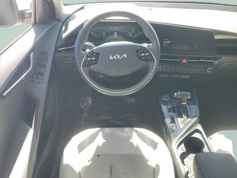 Used 2023 Kia Niro EX FWD image 12