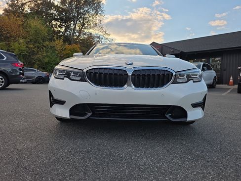 Used 2019 BMW 330i xDrive Sedan w/ Driving Assistance Package image 7