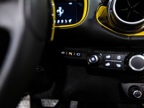 Used 2023 Ferrari 812 GTS image 58