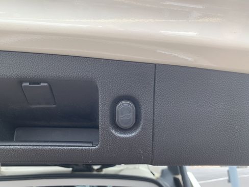 Used 2015 Chevrolet Suburban LTZ image 41