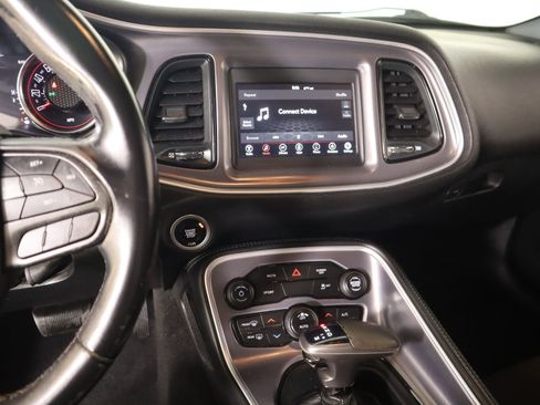 Used 2020 Dodge Challenger SXT RWD image 5