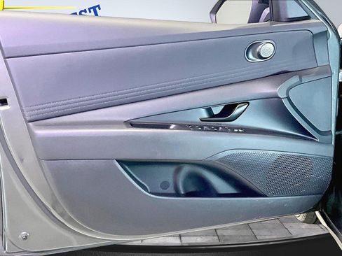 Used 2025 Hyundai Elantra Sport FWD image 20
