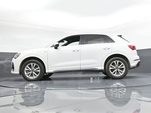 Used 2023 Audi Q3 2.0T Premium w/ Convenience Package image 25