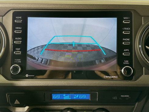 Used 2022 Toyota Tacoma TRD Off-Road image 13