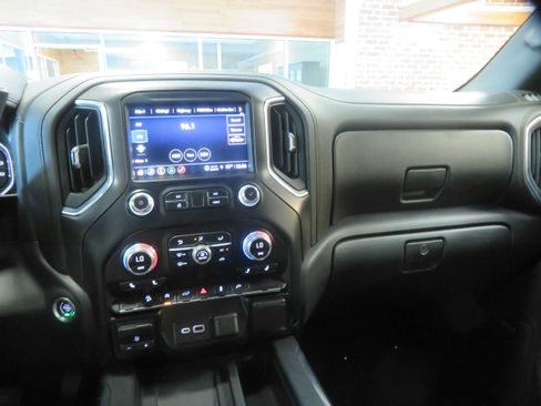 Used 2021 GMC Sierra 1500 AT4 w/ AT4 Premium Package AWD/4WD image 40