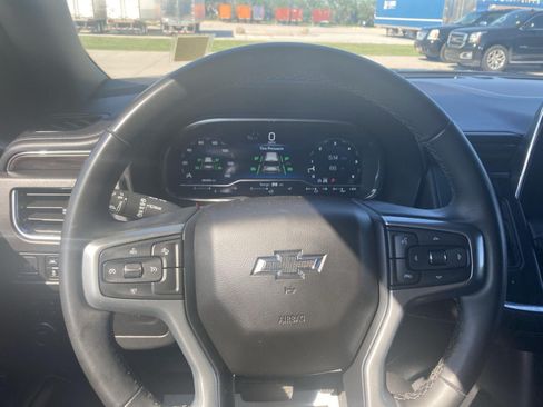 Used 2024 Chevrolet Suburban Z71 AWD/4WD image 30