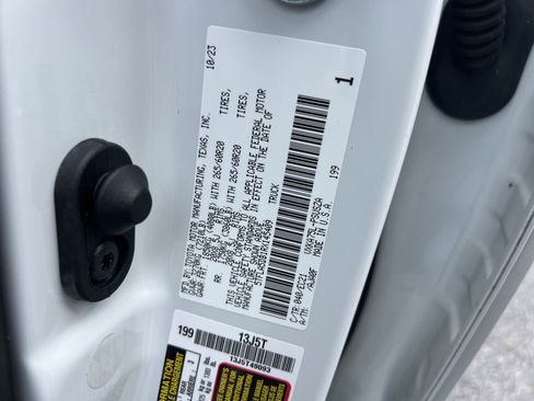 Used 2024 Toyota Tundra SR5 w/ SR5 Premium Package AWD/4WD image 36