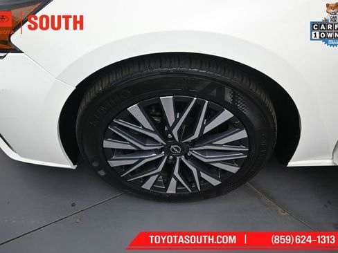 Used 2025 Nissan Altima 2.5 SV FWD image 32