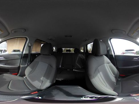 Used 2025 Kia Sportage LX image 42