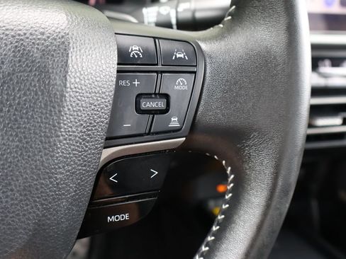Used 2025 Toyota Camry SE FWD image 30