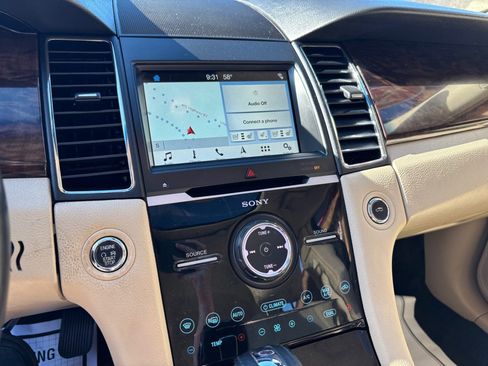 Used 2018 Ford Taurus Limited image 23