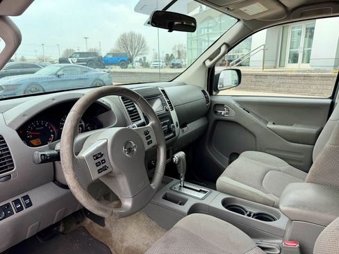 Used 2016 Nissan Frontier SV AWD/4WD image 9
