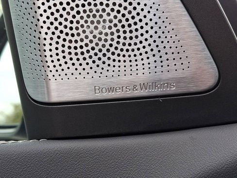 Used 2026 BMW X7 M60i w/ Executive Package image 27