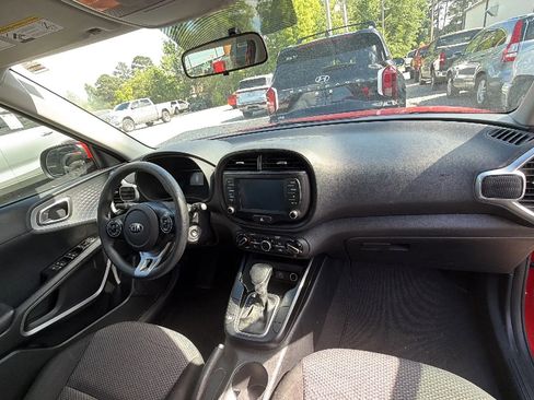 Used 2021 Kia Soul LX FWD image 9