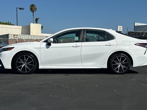 Used 2024 Toyota Camry SE FWD image 7